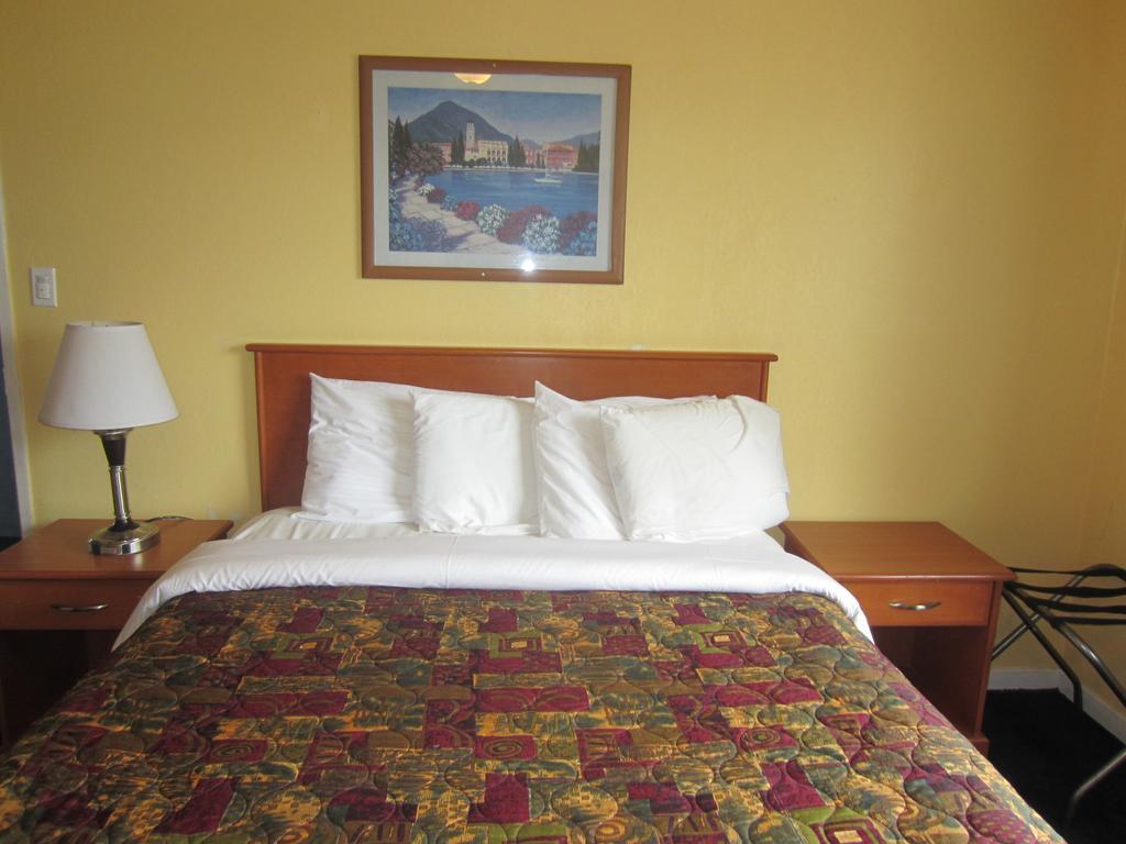 Knights Inn Santa Cruz Esterno foto